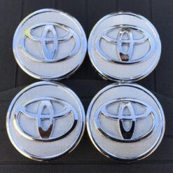 Toyota centrumkåpor navkåpor silver 57, 62 mm