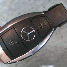 Mercedes fjärrnyckel larmdosa 2 knappar