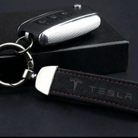tesla alcantara nyckelring