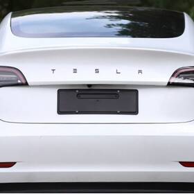 tesla emblem bagagelucka