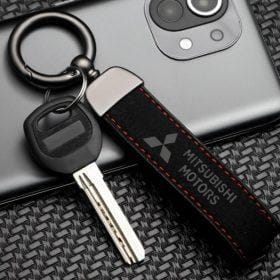 mitsubishi-logo-alcantara-nyckelring