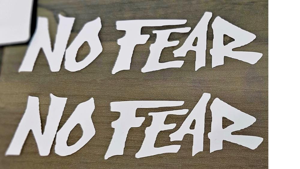 No fear text dekal stickers värmetålig 2 No fear text dekal stickers värmetålig - Bild 2